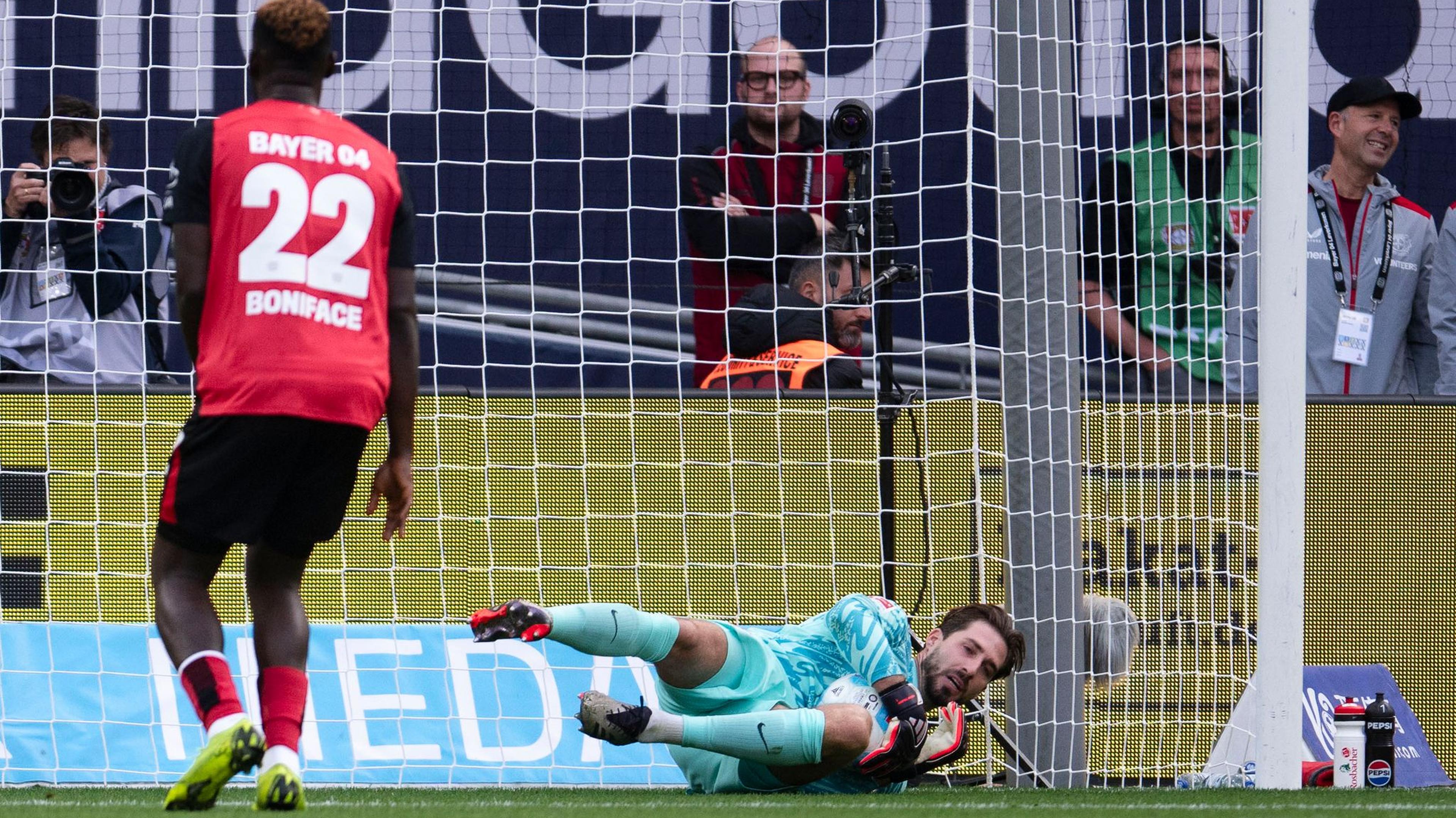 Leverkusens Boniface: Erst Matchwinner, Dann Autounfall | Aachener Zeitung